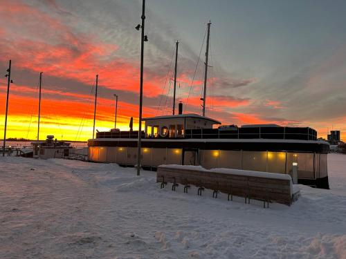 Norrbyskär HouseBoat with a view!